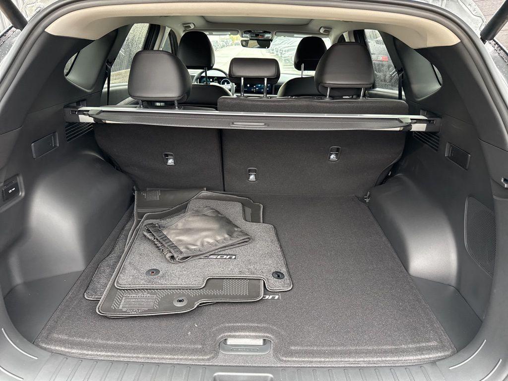 new 2026 Hyundai TUCSON Hybrid car, priced at $38,592