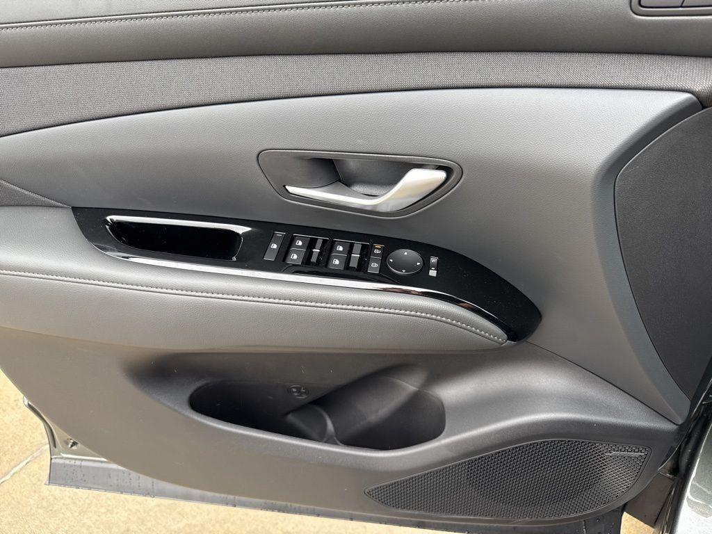 new 2026 Hyundai TUCSON Hybrid car, priced at $38,592