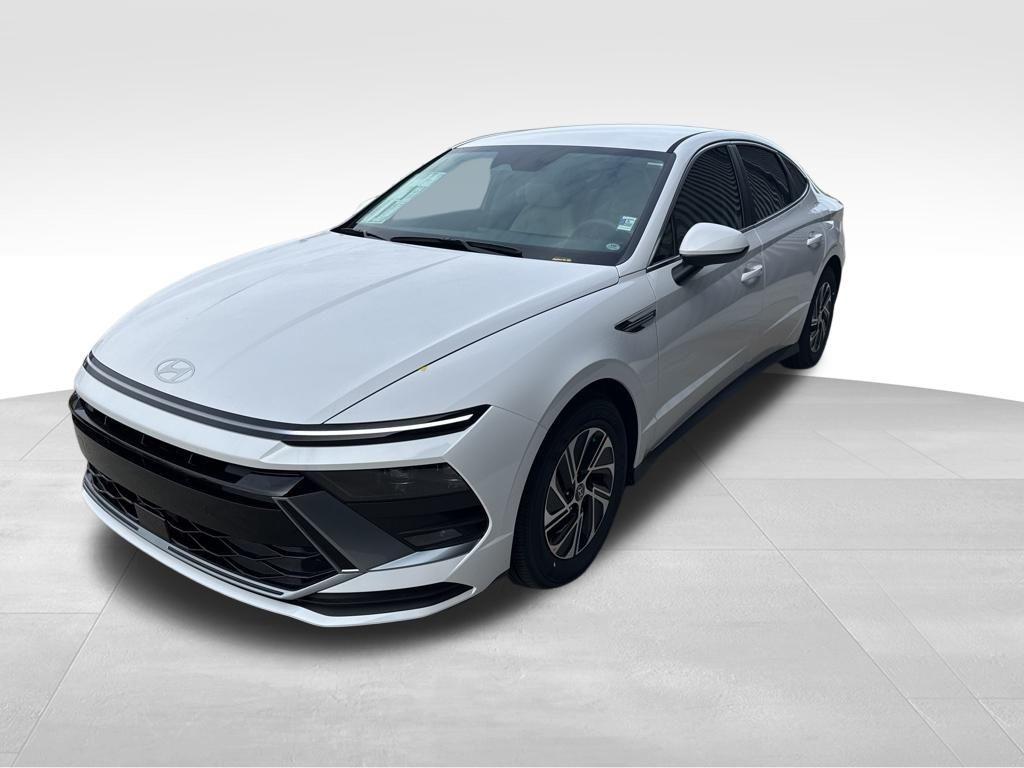 new 2026 Hyundai Sonata Hybrid car, priced at $31,350