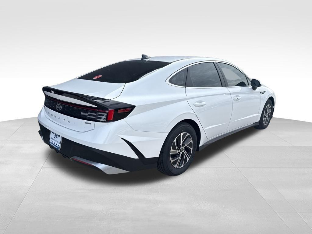 new 2026 Hyundai Sonata Hybrid car, priced at $31,350