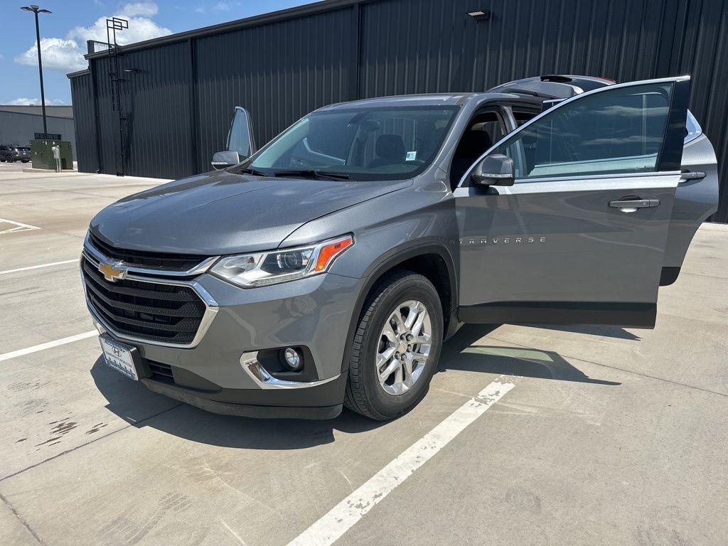 used 2021 Chevrolet Traverse car, priced at $24,623