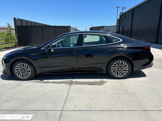 new 2025 Hyundai Sonata Hybrid car, priced at $32,626