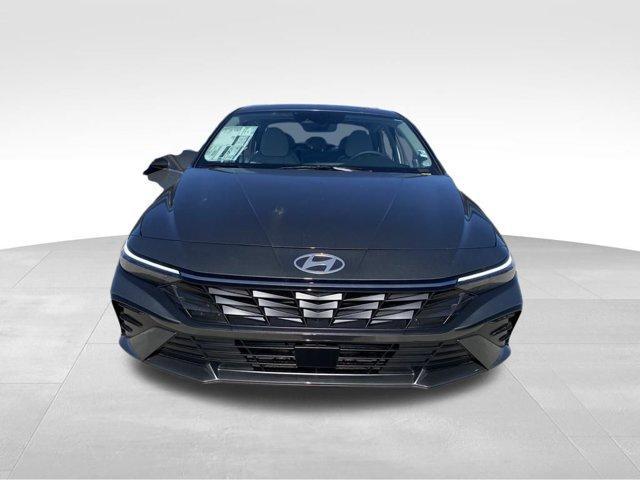 new 2025 Hyundai Elantra car, priced at $19,957