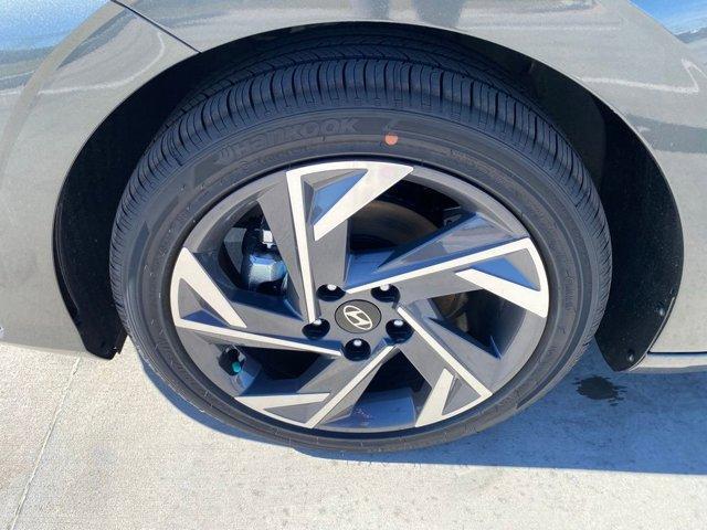 new 2025 Hyundai Elantra car, priced at $19,957