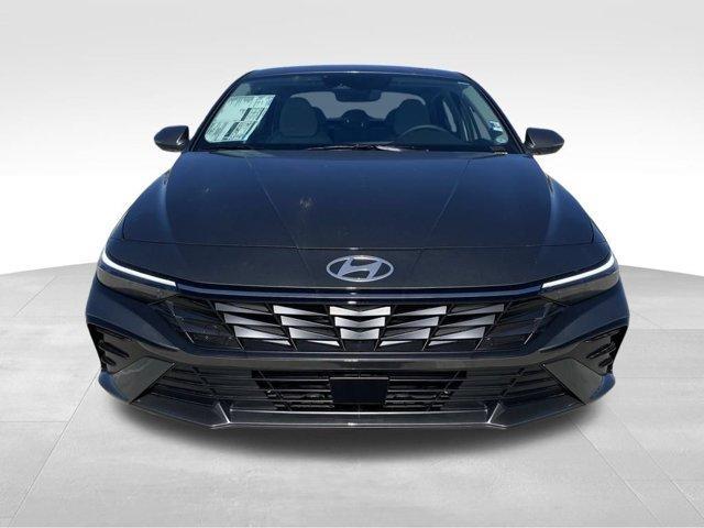 new 2025 Hyundai Elantra car, priced at $19,957