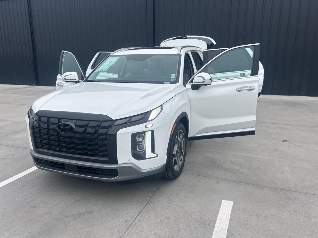 new 2025 Hyundai Palisade car, priced at $40,620