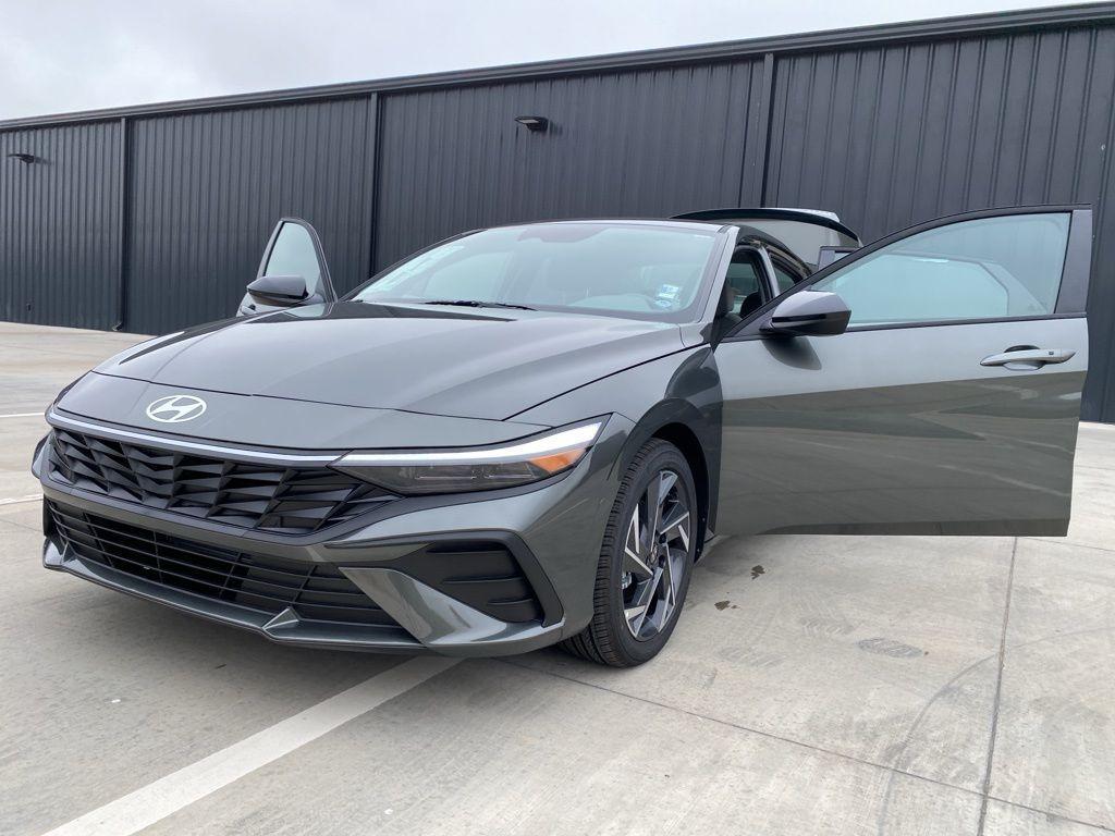 new 2025 Hyundai Elantra car, priced at $15,831