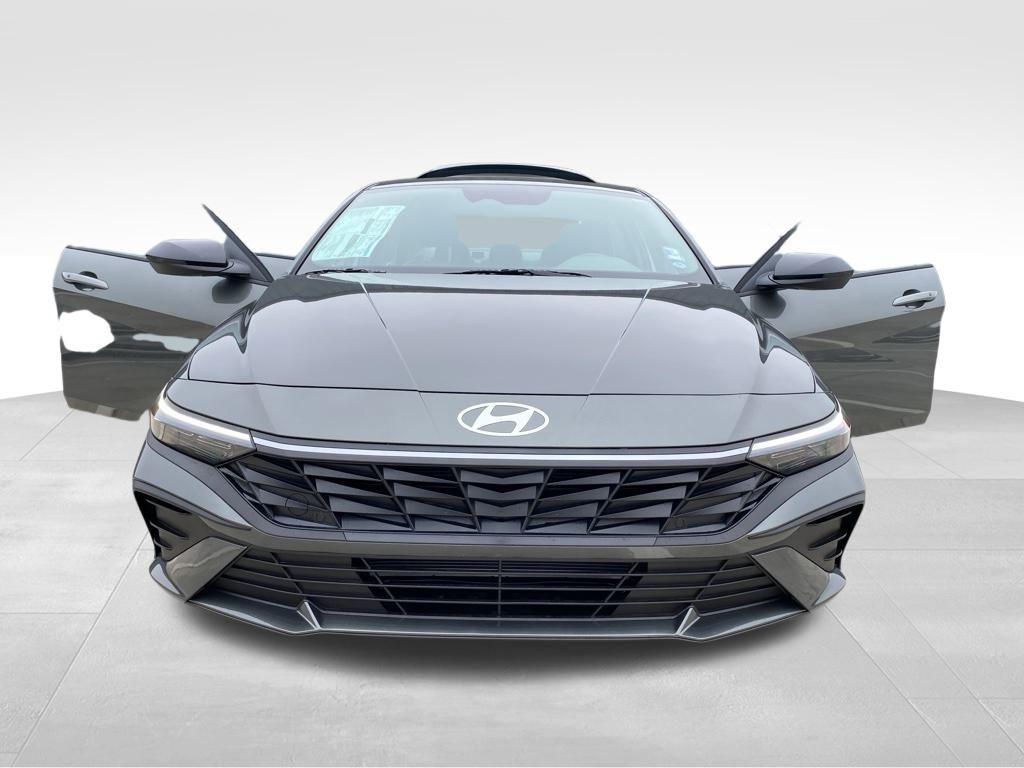 new 2025 Hyundai Elantra car, priced at $15,831