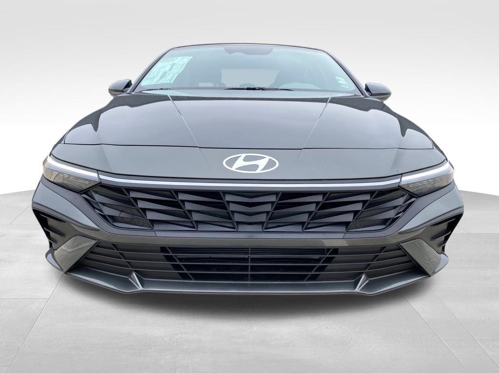new 2025 Hyundai Elantra car, priced at $15,831