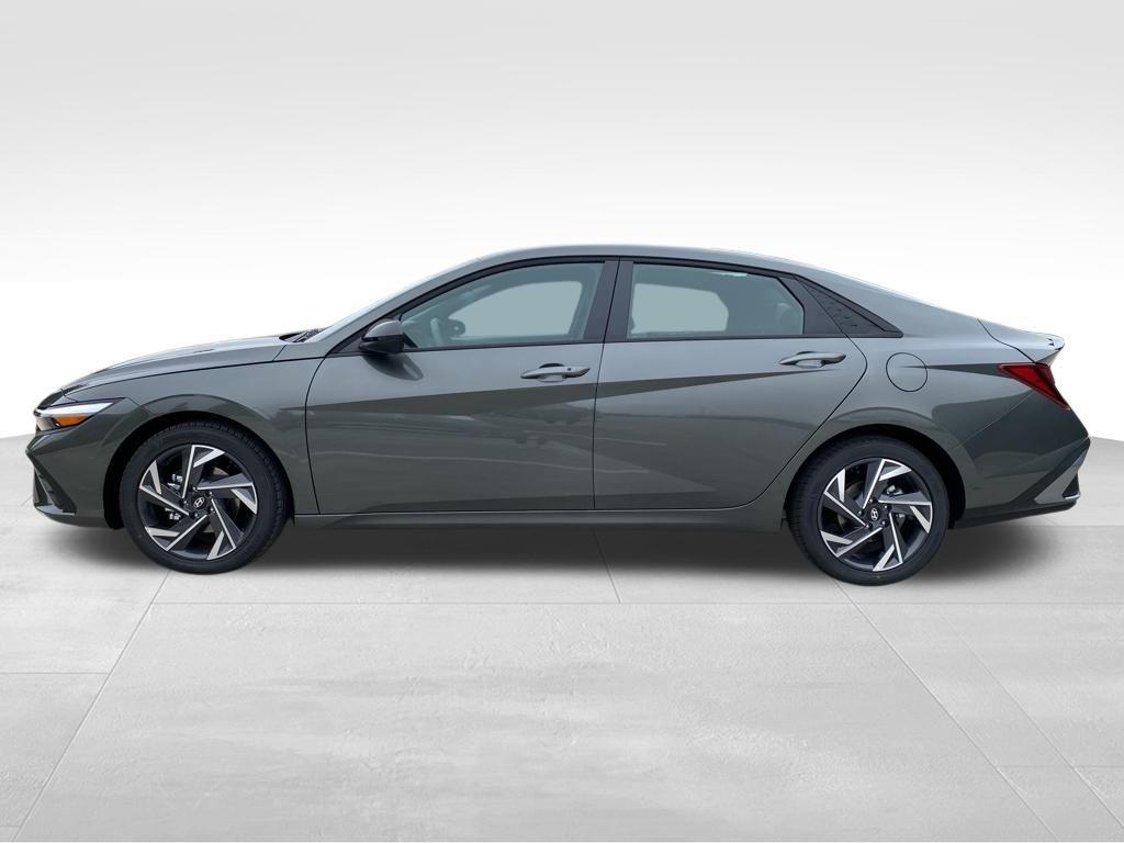 new 2025 Hyundai Elantra car, priced at $15,831
