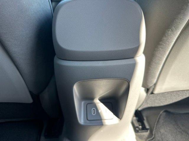 new 2025 Hyundai Elantra car, priced at $18,594