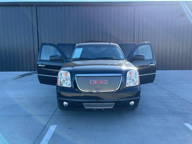 used 2014 GMC Yukon XL car, priced at $17,453