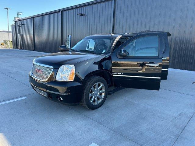 used 2014 GMC Yukon XL car, priced at $17,453