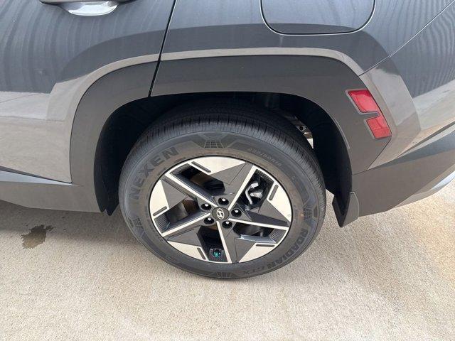 new 2026 Hyundai TUCSON Hybrid car, priced at $36,445