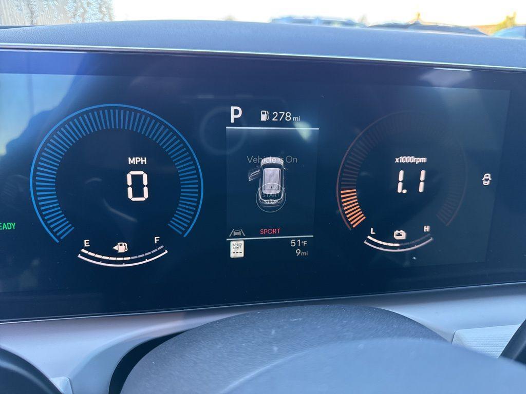 new 2026 Hyundai TUCSON Hybrid car, priced at $34,260