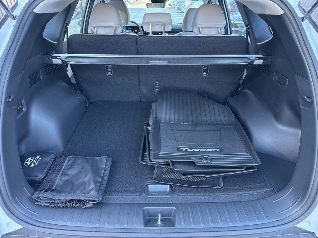 new 2026 Hyundai TUCSON Hybrid car, priced at $34,260