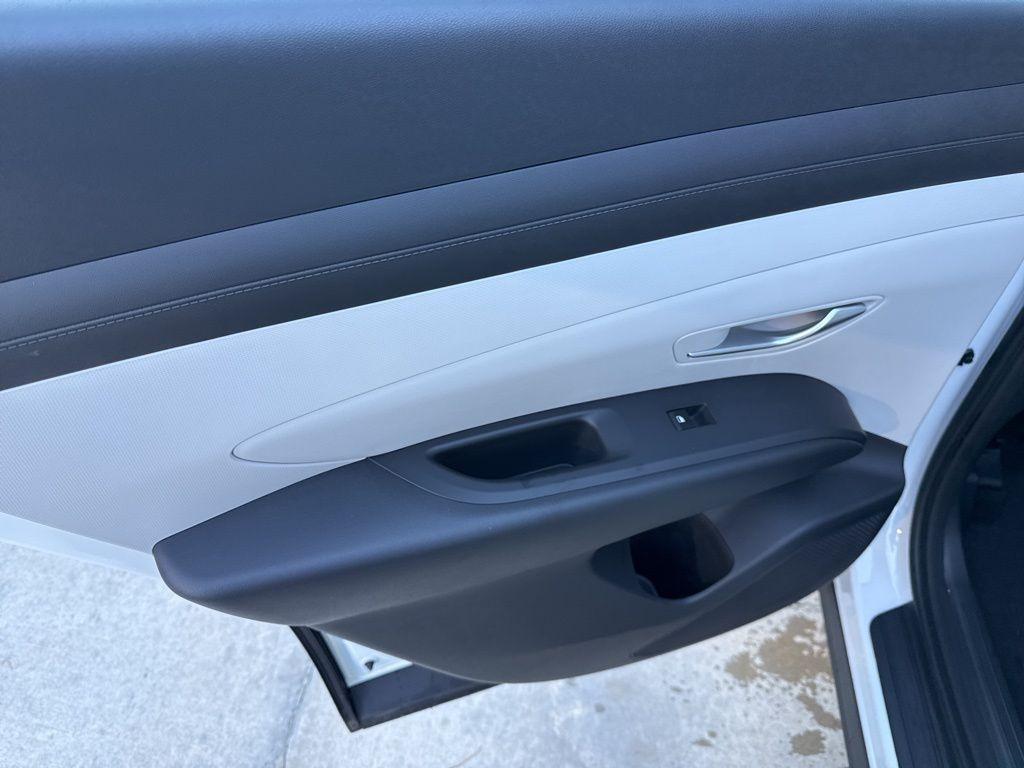 new 2026 Hyundai TUCSON Hybrid car, priced at $34,260