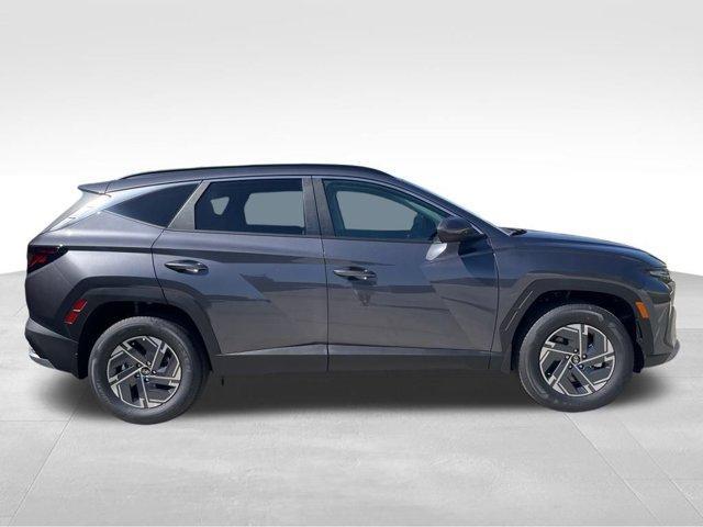 new 2025 Hyundai TUCSON Hybrid car, priced at $31,097