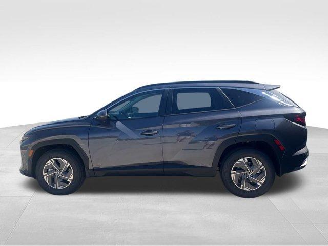 new 2025 Hyundai TUCSON Hybrid car, priced at $31,097
