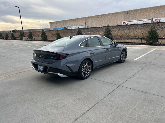 new 2025 Hyundai Sonata Hybrid car, priced at $33,346