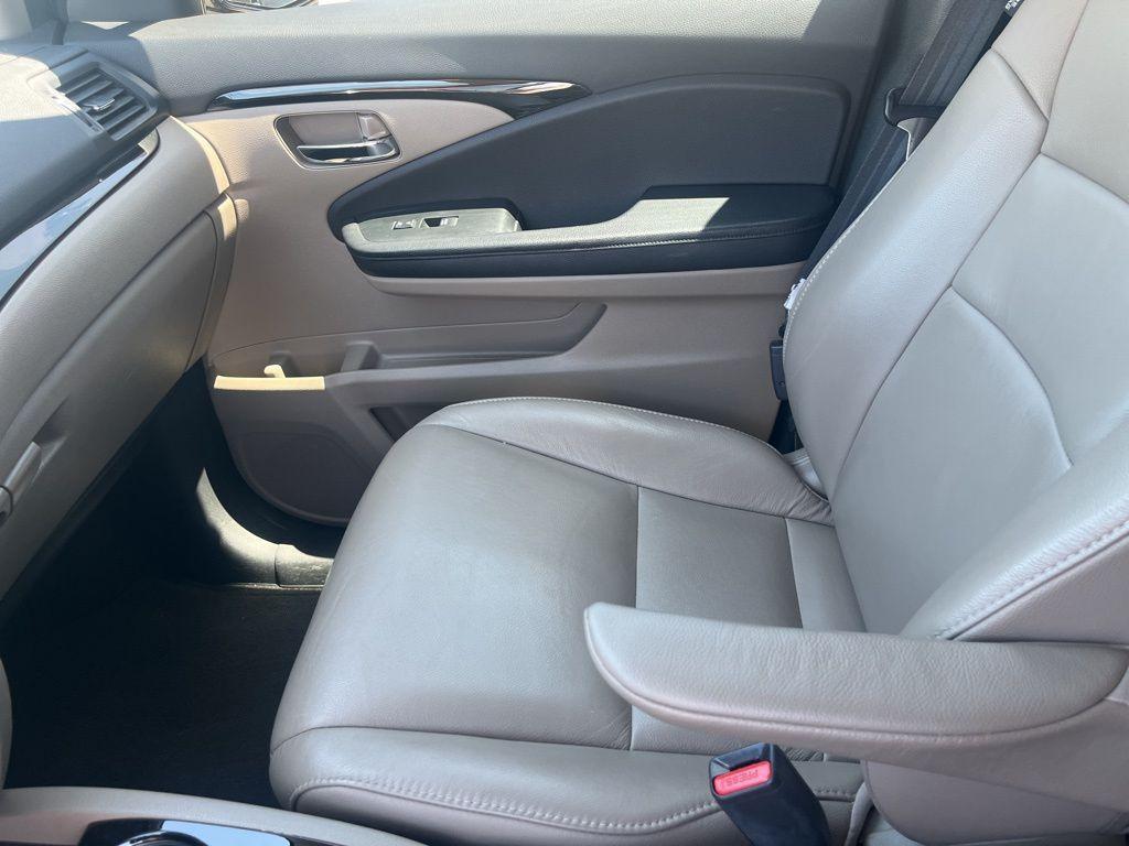 used 2016 Honda Pilot car