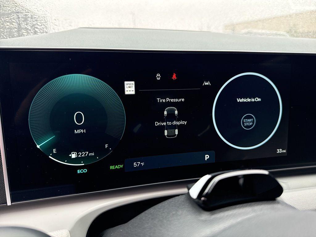 new 2026 Hyundai TUCSON Hybrid car, priced at $38,492