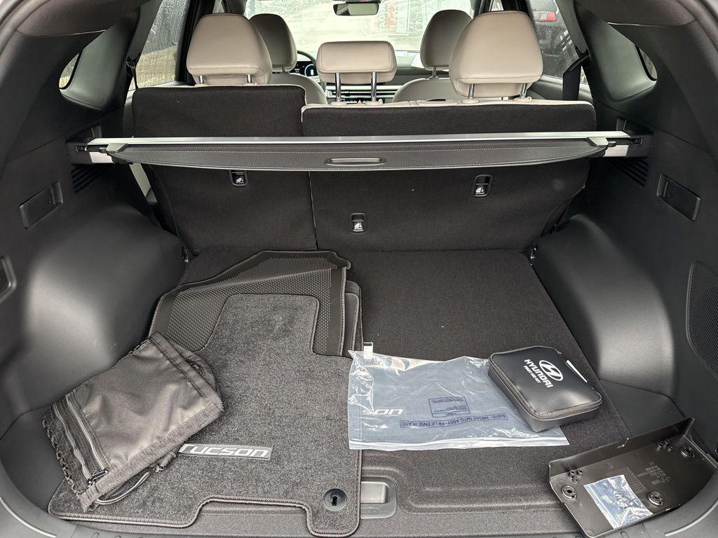 new 2026 Hyundai TUCSON Hybrid car, priced at $38,492