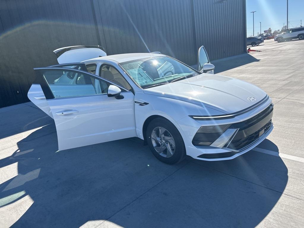 new 2025 Hyundai Sonata car, priced at $27,768