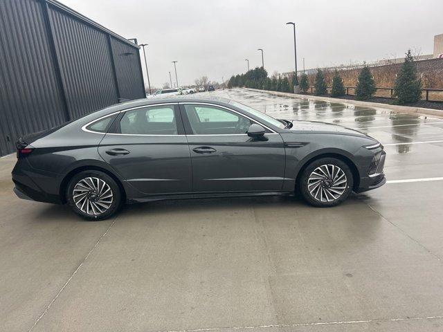 new 2025 Hyundai Sonata Hybrid car, priced at $33,350