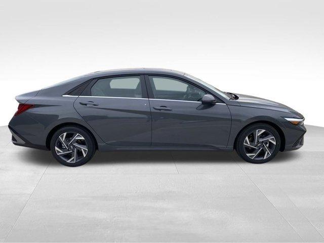 new 2025 Hyundai Elantra car, priced at $19,957