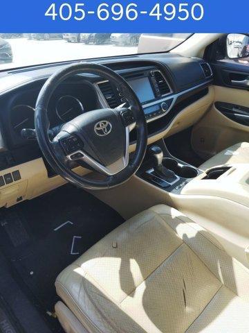 used 2014 Toyota Highlander car, priced at $15,730