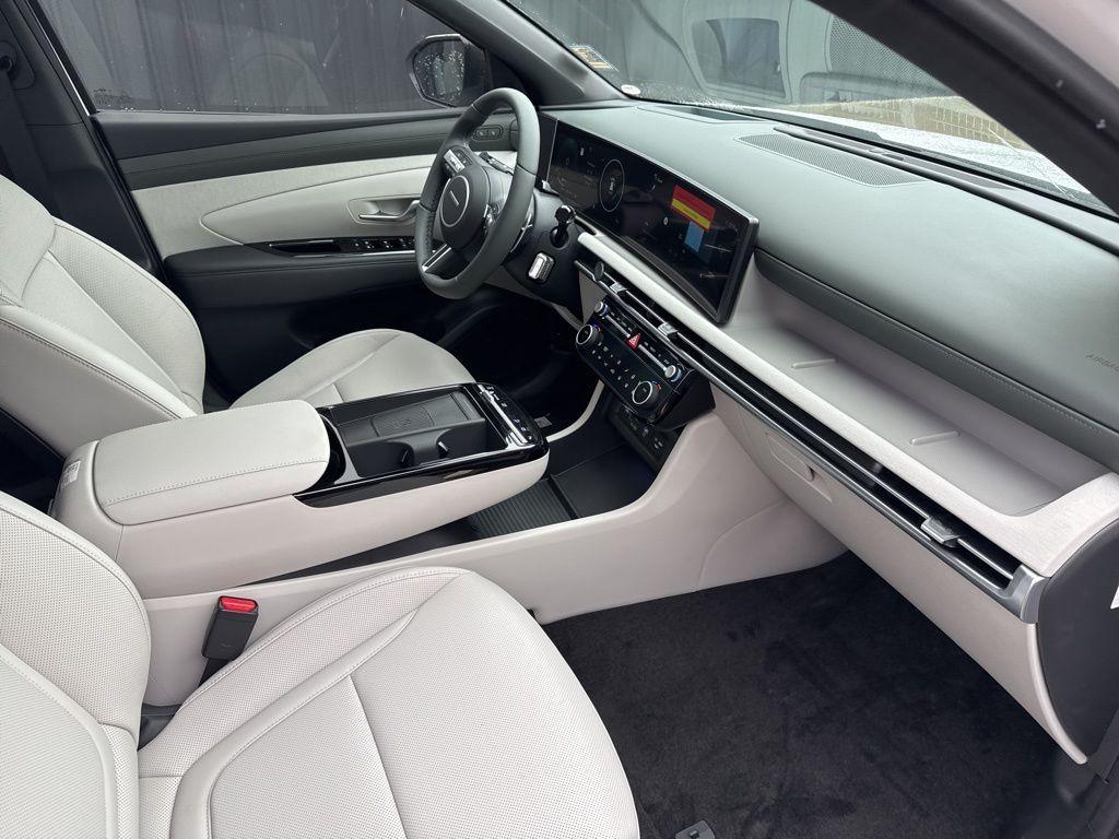 new 2026 Hyundai TUCSON Hybrid car, priced at $39,142
