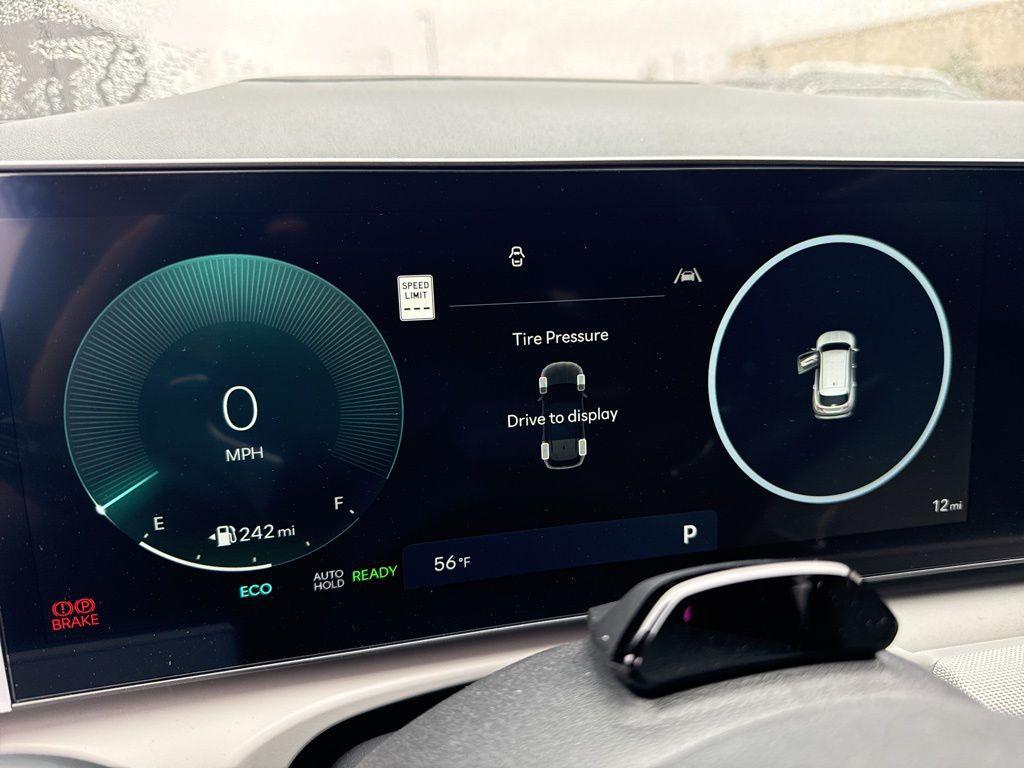 new 2026 Hyundai TUCSON Hybrid car, priced at $39,142