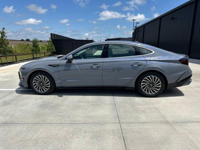 new 2025 Hyundai Sonata Hybrid car, priced at $32,411