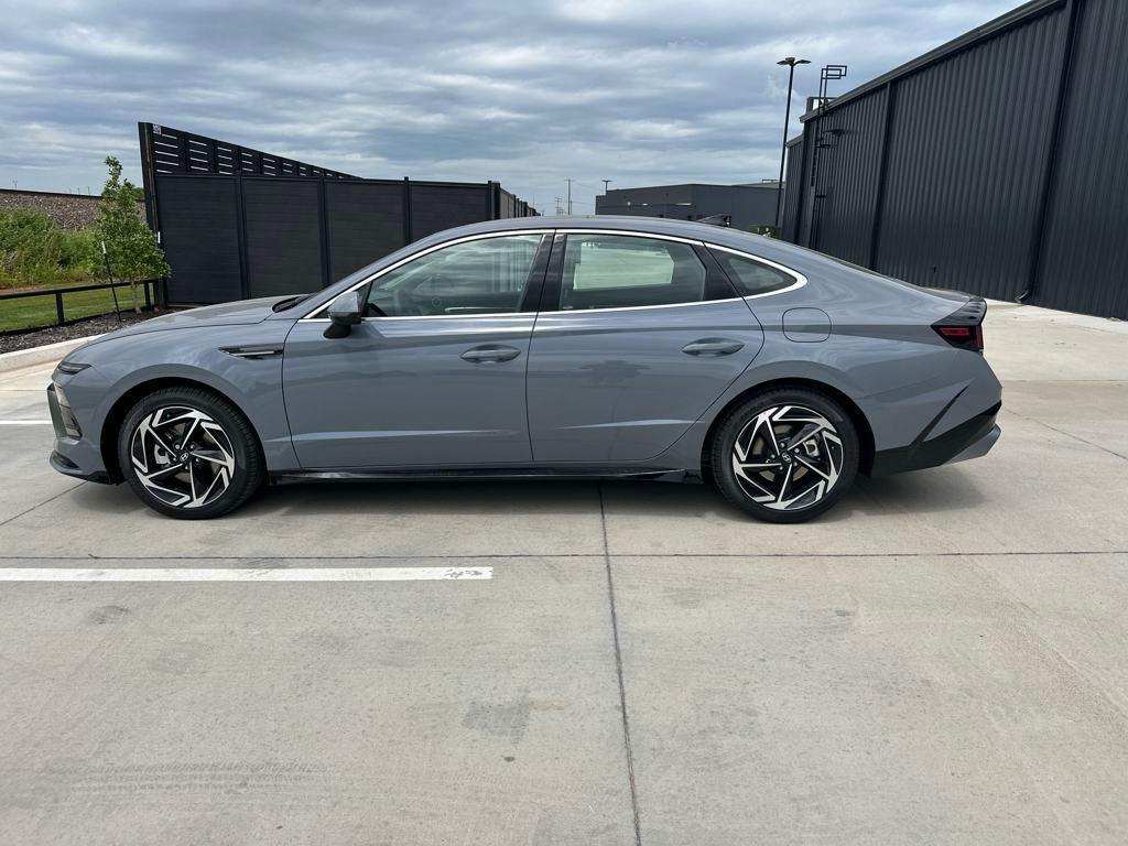 new 2025 Hyundai Sonata car, priced at $25,916