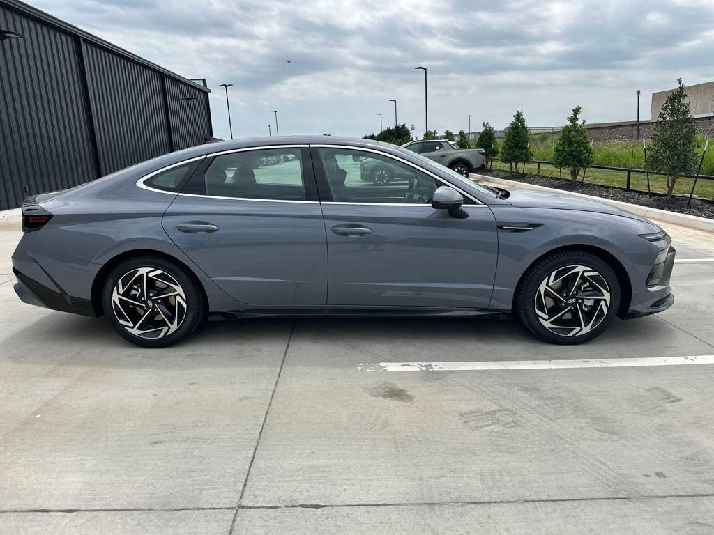 new 2025 Hyundai Sonata car, priced at $25,916