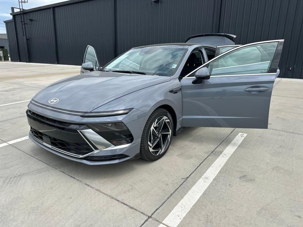 new 2025 Hyundai Sonata car, priced at $25,916