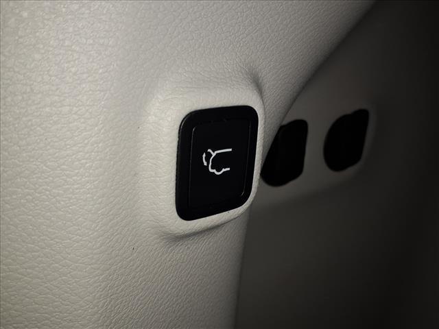 used 2022 Jeep Cherokee car, priced at $24,998