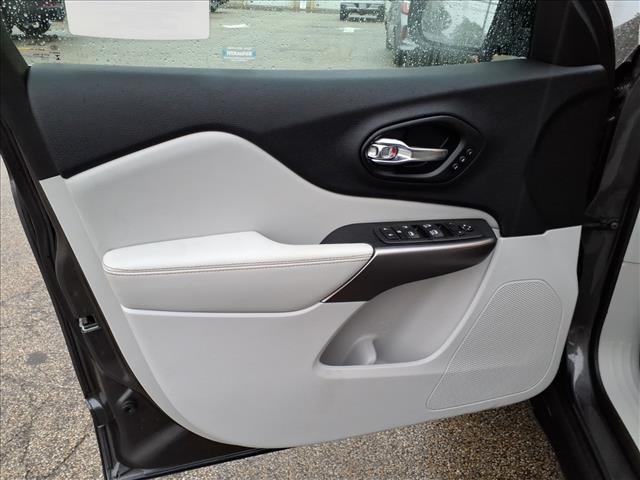 used 2022 Jeep Cherokee car, priced at $24,998