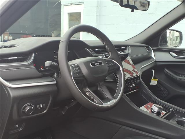new 2025 Jeep Grand Cherokee car, priced at $38,372