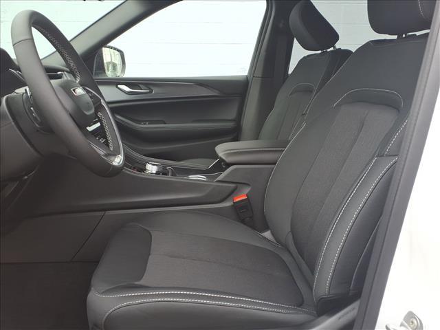 new 2025 Jeep Grand Cherokee car, priced at $38,372