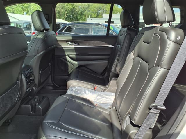 new 2025 Jeep Grand Cherokee L car, priced at $45,905