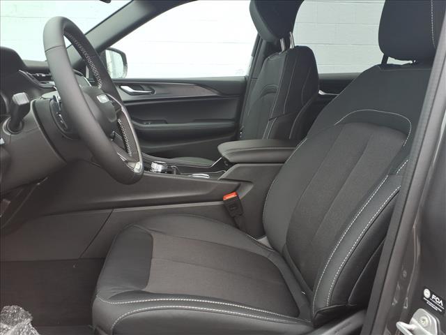 new 2025 Jeep Grand Cherokee car, priced at $37,890