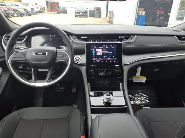 new 2025 Jeep Grand Cherokee car, priced at $37,890