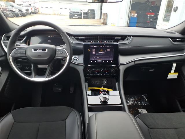 new 2025 Jeep Grand Cherokee car, priced at $41,547