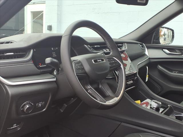 new 2025 Jeep Grand Cherokee car, priced at $41,547