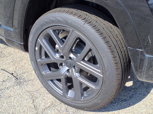 new 2025 Jeep Compass car, priced at $30,998