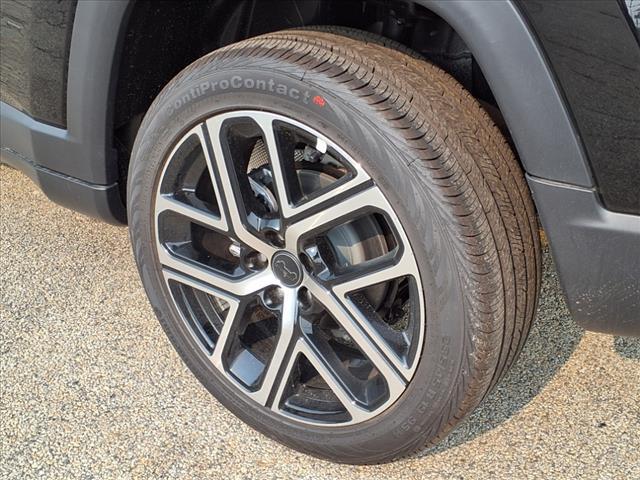 new 2025 Jeep Compass car, priced at $30,998