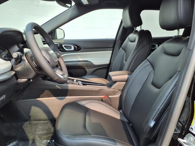 new 2025 Jeep Compass car, priced at $30,998