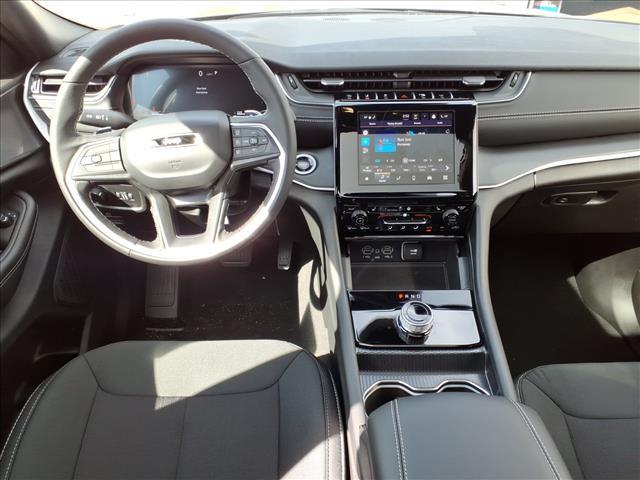 new 2025 Jeep Grand Cherokee car, priced at $37,390